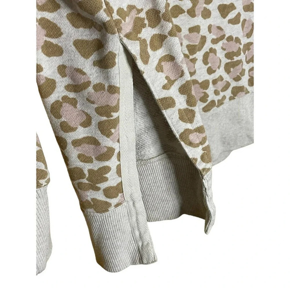 Aerie Women’s Fun Leopard Print Crew Neck Sweater Pink Beige Size Medium - Picture 7 of 8